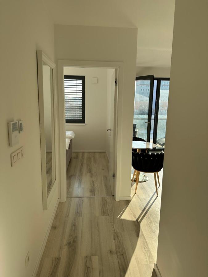 Ein Park Apartment With Free Parking Братислава Екстер'єр фото