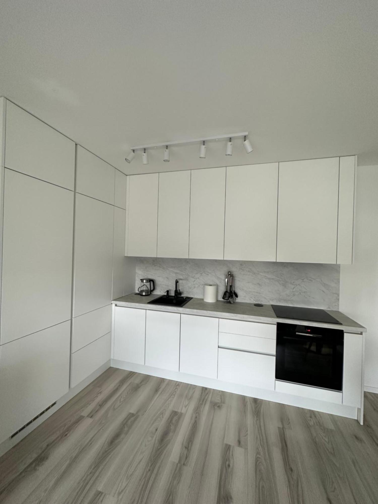 Ein Park Apartment With Free Parking Братислава Екстер'єр фото