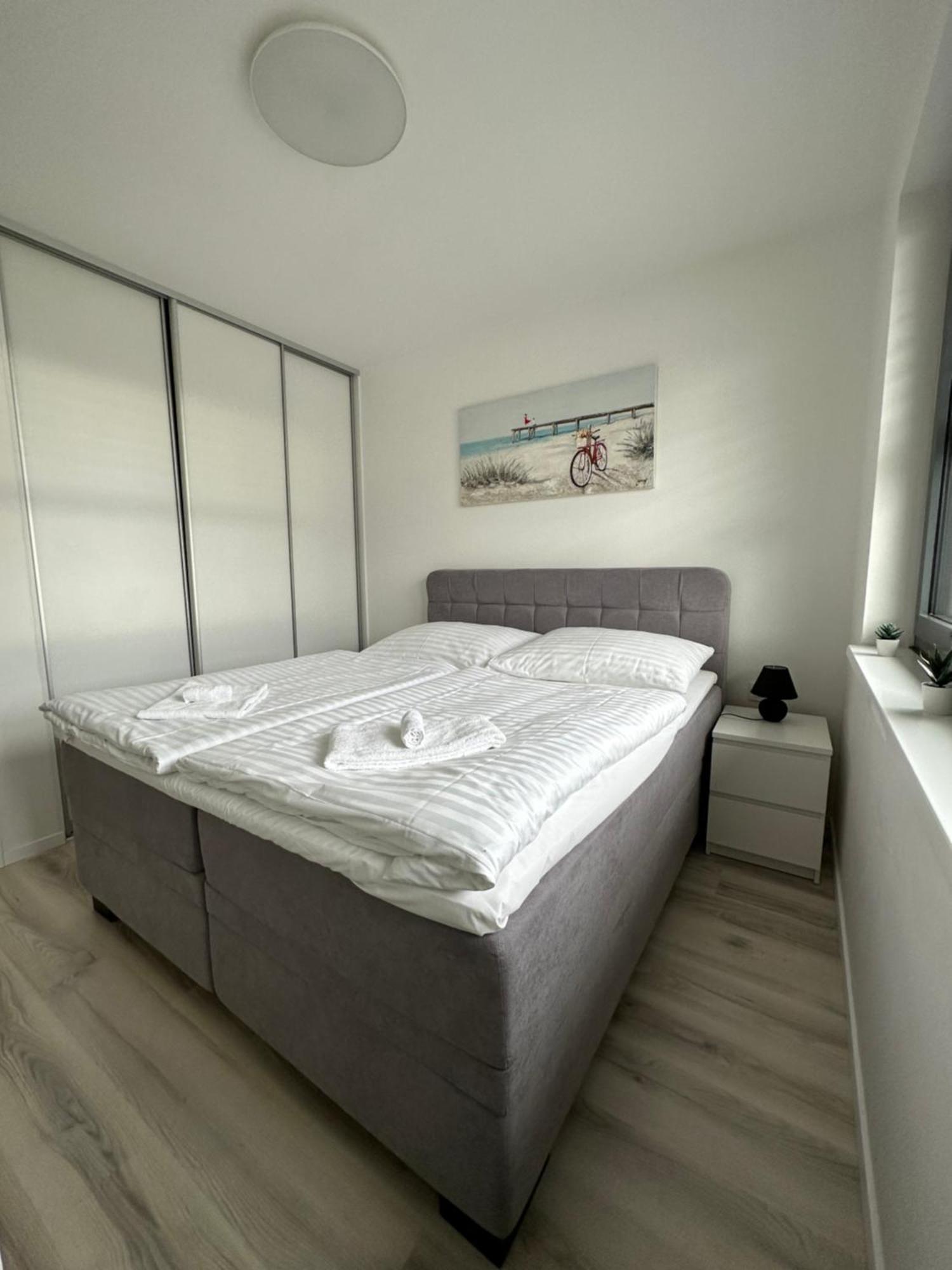 Ein Park Apartment With Free Parking Братислава Екстер'єр фото